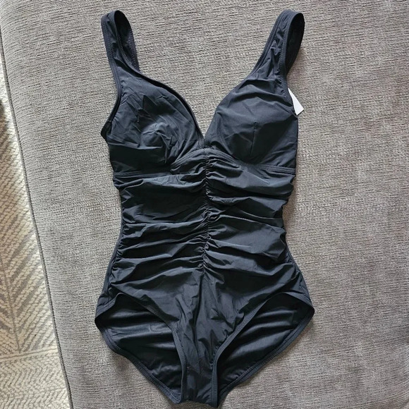 Contours Solitaire V-Neck center Rushing Underwire black One Piece Swimsui… - Picture 11 of 16